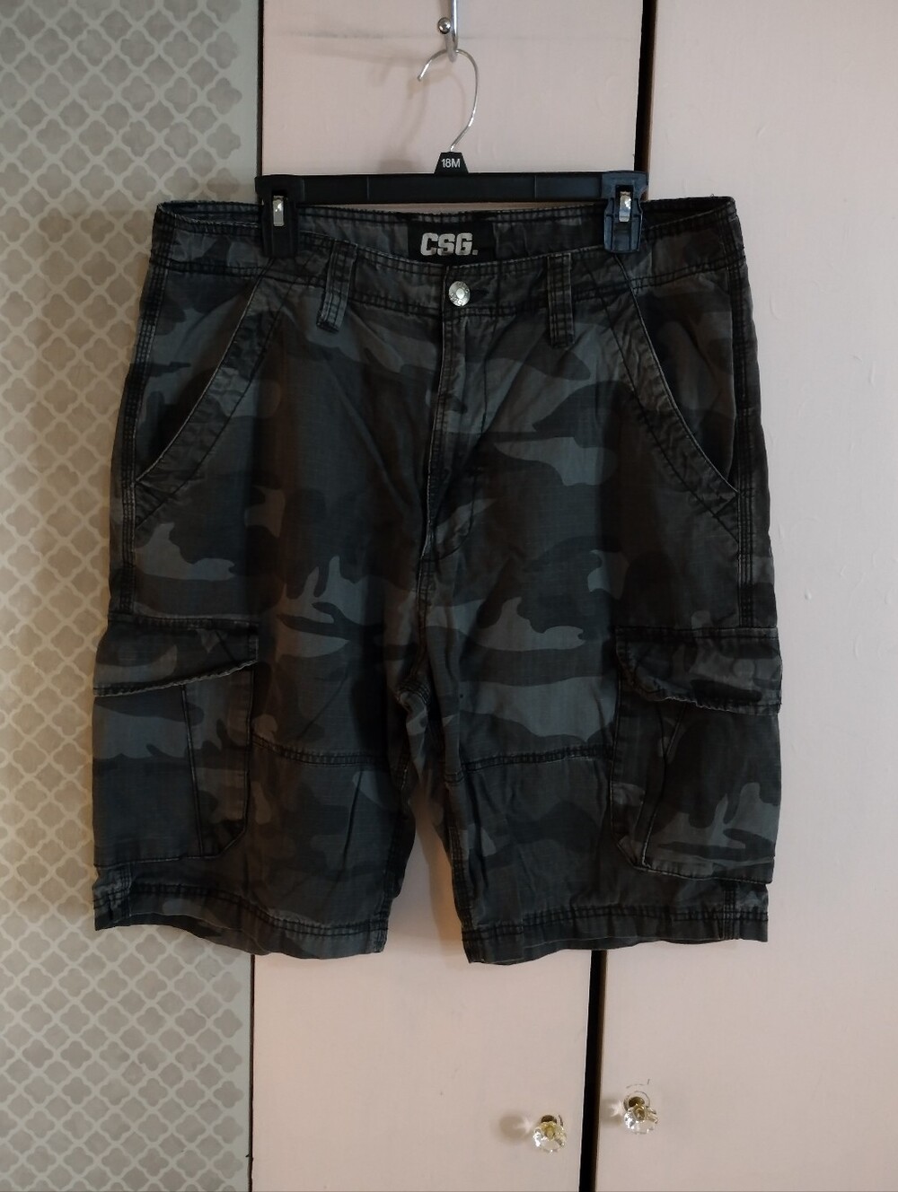 CSG Men's Gray Camo Cargo Shorts - Utility Pocket Design